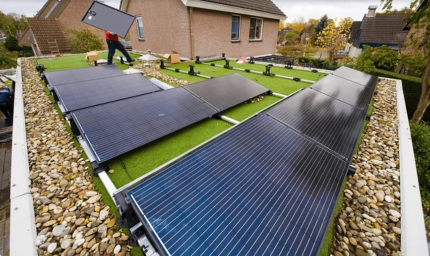 De Beste Praktijken voor Zonnepanelen Installeren op een Plat Dak